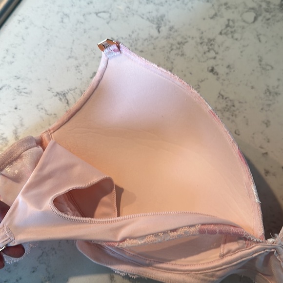 Victoria’s Secret-Body by Victoria nursing bra no wire Pink Lace 36DDD EUC - Picture 13 of 14